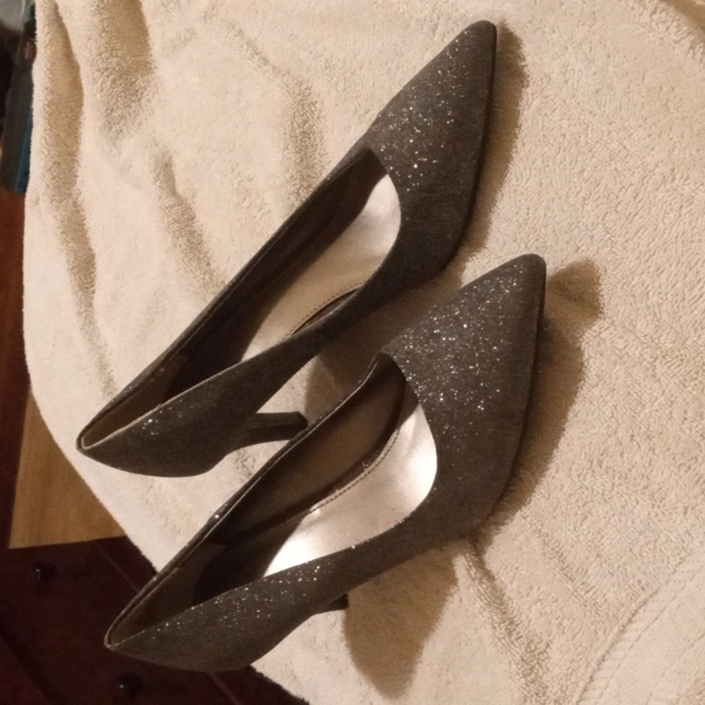 Monet Heels - Picture 3 of 7